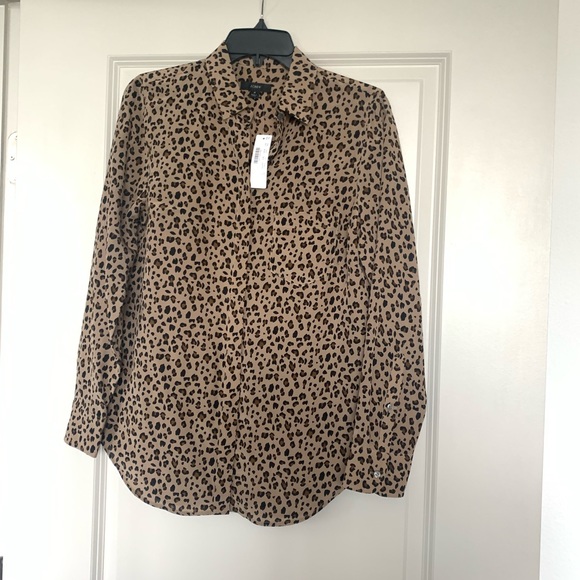 Silk button-up shirt in leopard - Picture 5 of 10